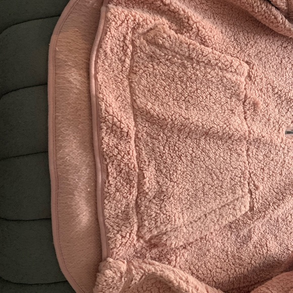 Fuzzy sweater - Picture 4 of 4